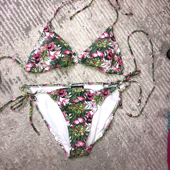 Tropical print bikini - Picture 2 of 7